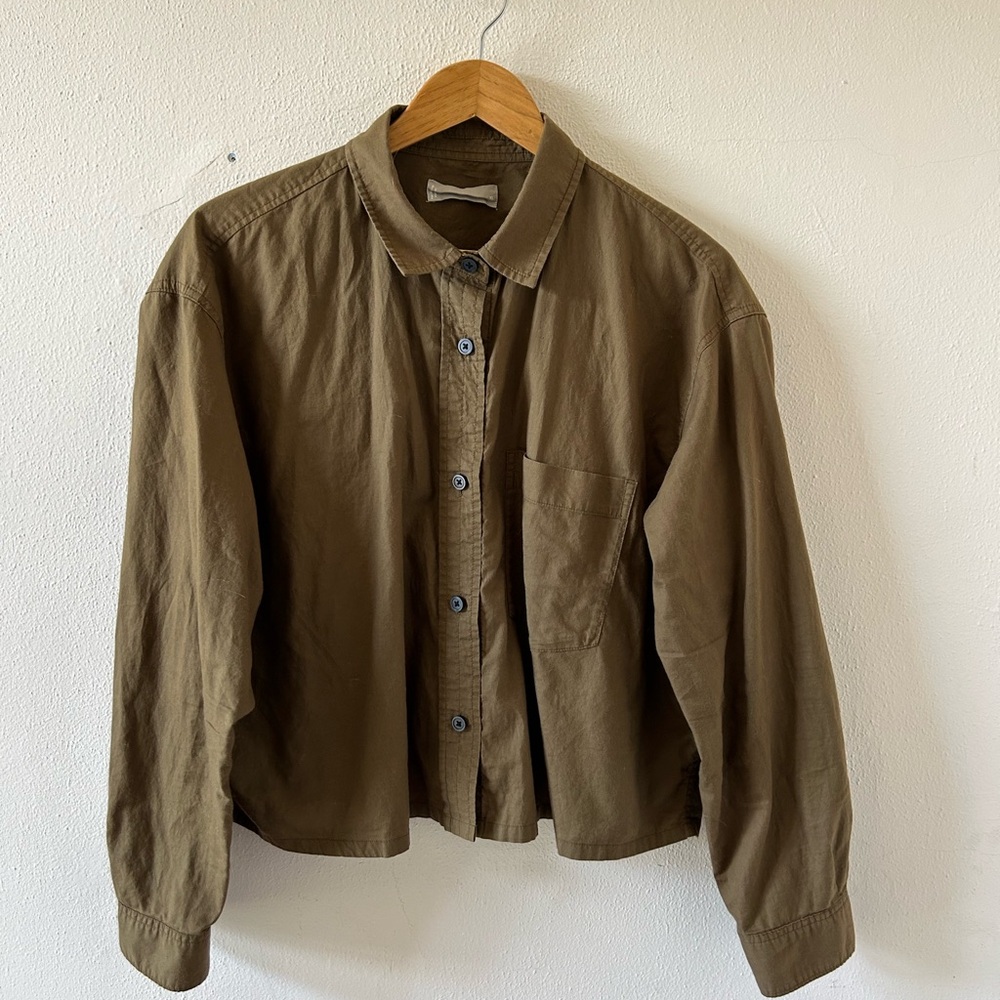 Everlane Way-Short Shirt. Cropped Long Sleeve Olive Green Casual Shirt Size XL